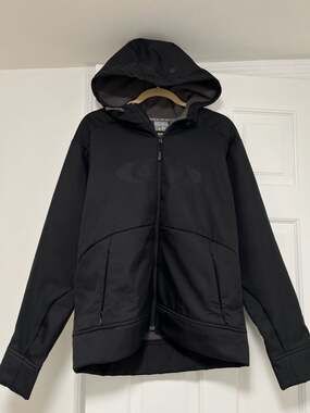Vintage 2007 Salomon Soft Shell Hooded Jacket Size M Black